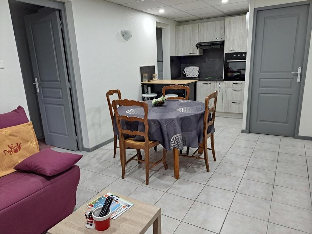 Chez Patrick Et Dominique Lejlighed Saint-Pierre-en-Faucigny Eksteriør billede